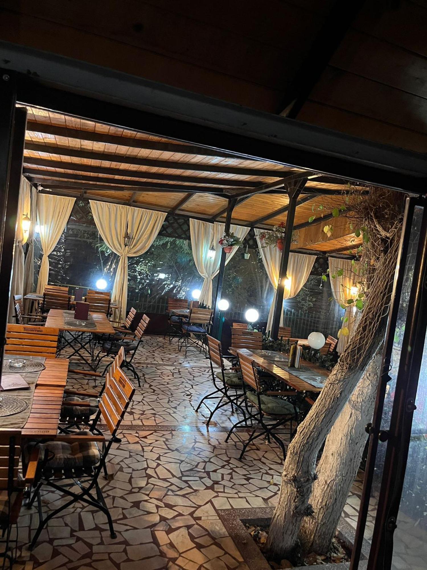 Pensiune Restaurant Arconi 那沃达利 外观 照片